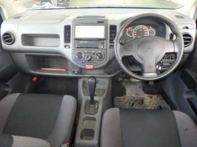 MITSUBISHI LANCER CARGO