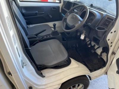 NISSAN NT100 CLIPPER