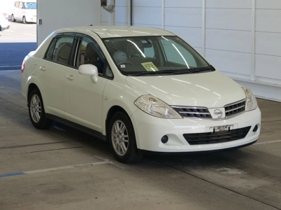 NISSAN TIIDA LATIO