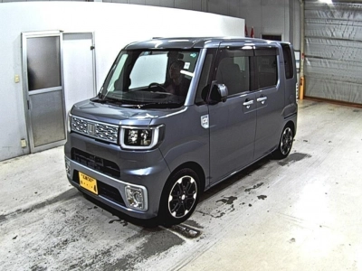 DAIHATSU WAKE