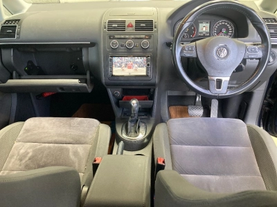 VOLKSWAGEN GOLF TOURAN