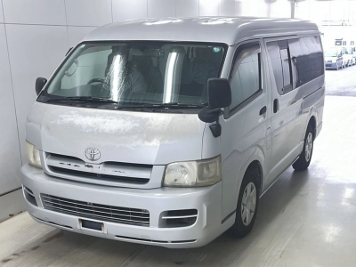 TOYOTA HIACE WAGON