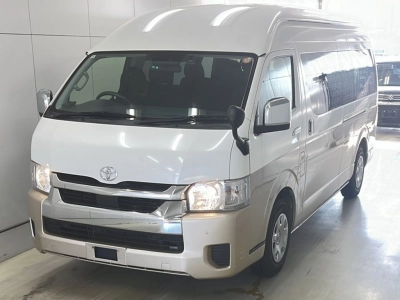 TOYOTA HIACE WAGON