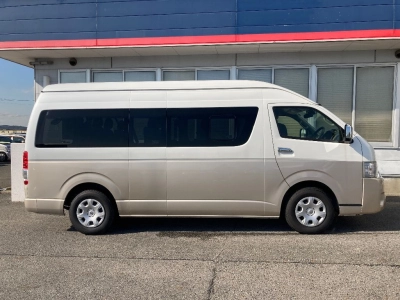 TOYOTA HIACE WAGON