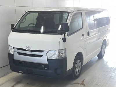 TOYOTA REGIUS VAN