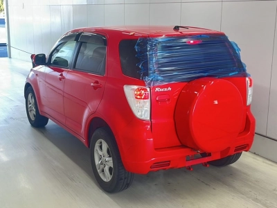 TOYOTA RUSH