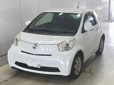 TOYOTA IQ