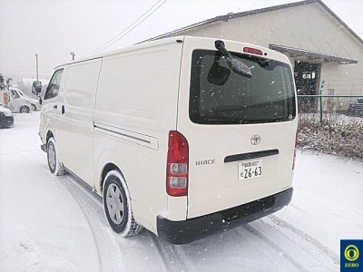 TOYOTA HIACE VAN