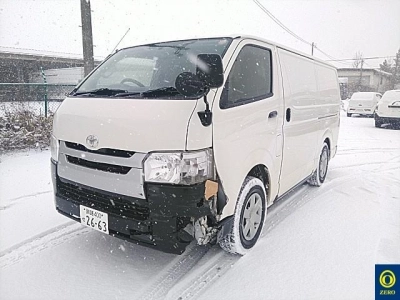TOYOTA HIACE VAN