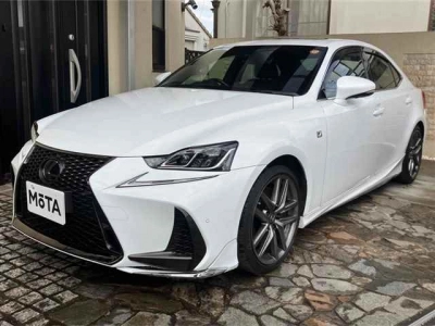 LEXUS IS