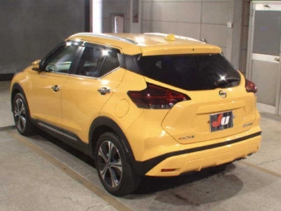 NISSAN KICKS