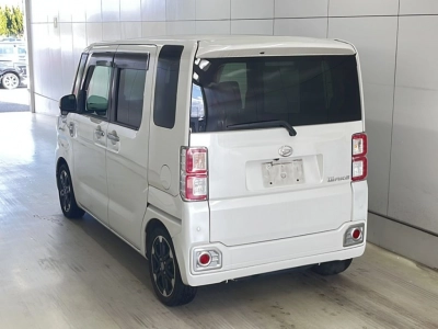 DAIHATSU WAKE