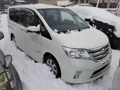 NISSAN SERENA