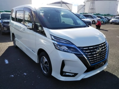 NISSAN SERENA