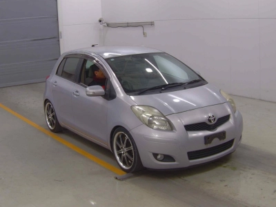 TOYOTA VITZ