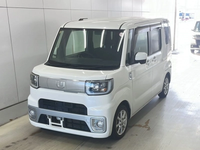 DAIHATSU WAKE