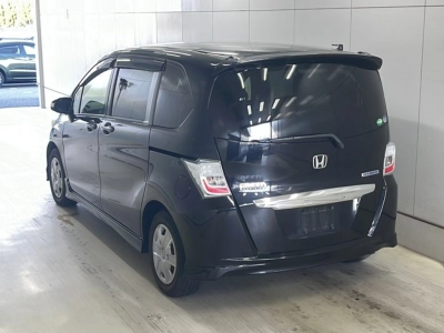 HONDA FREED HYBRID