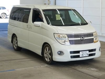 NISSAN ELGRAND