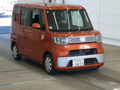 DAIHATSU WAKE