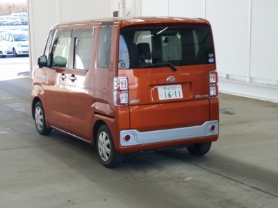 DAIHATSU WAKE