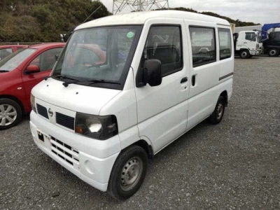 NISSAN CLIPPER VAN