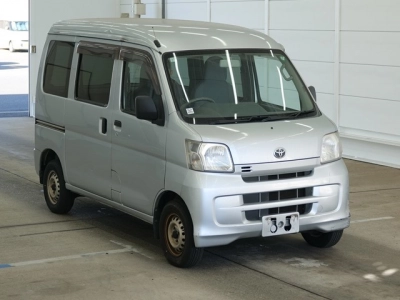 TOYOTA PIXIS VAN