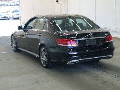 MERCEDES BENZ E CLASS
