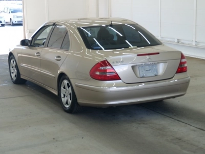 MERCEDES BENZ E CLASS