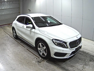 MERCEDES BENZ GLA