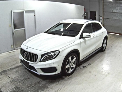 MERCEDES BENZ GLA