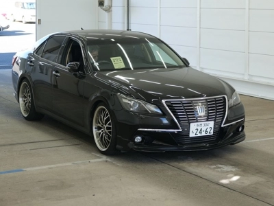 TOYOTA CROWN HYBRID