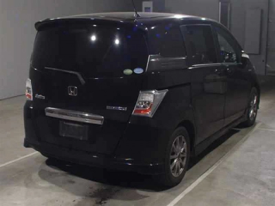 HONDA FREED SPIKE