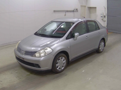NISSAN TIIDA LATIO