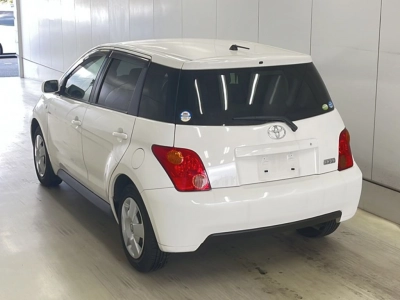 TOYOTA IST