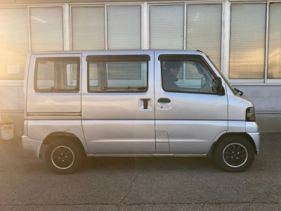 NISSAN CLIPPER VAN