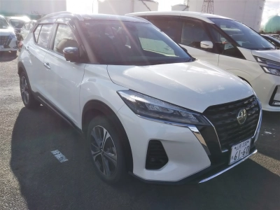 NISSAN KICKS