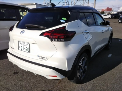 NISSAN KICKS