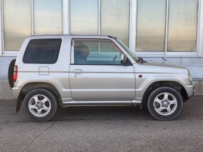 MITSUBISHI PAJERO MINI