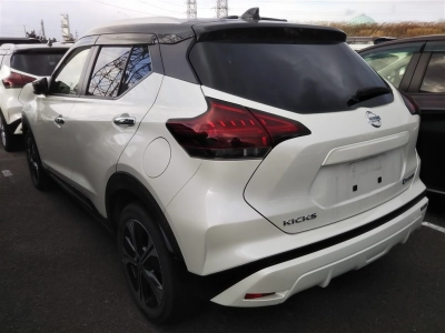 NISSAN KICKS