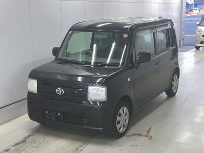 TOYOTA PIXIS SPACE