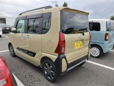 DAIHATSU TANTO FUN CROSS