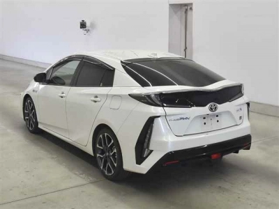 TOYOTA PRIUS PHV