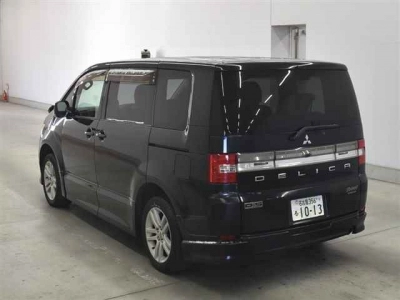 MITSUBISHI DELICA D:5