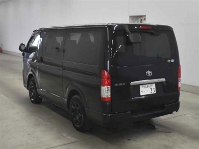 TOYOTA HIACE VAN