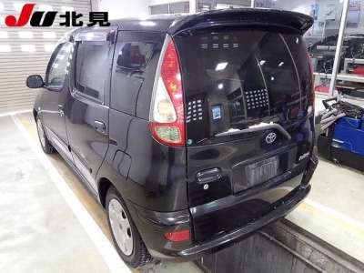 TOYOTA FUN CARGO