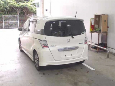 HONDA FREED SPIKE