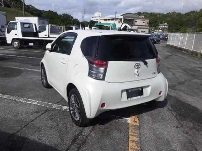 TOYOTA IQ