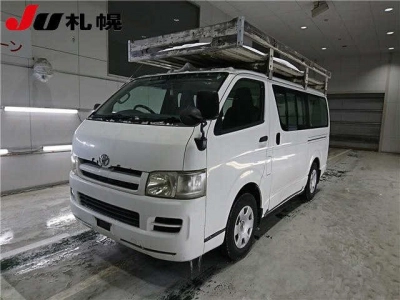 TOYOTA REGIUS VAN