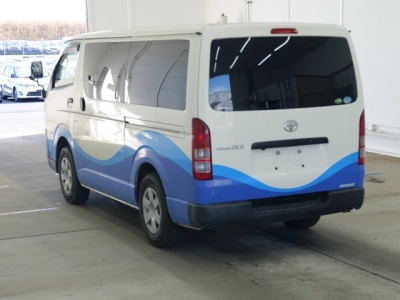TOYOTA REGIUS ACE