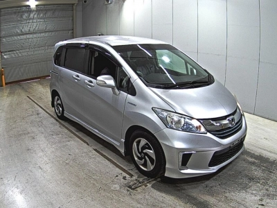 HONDA FREED HYBRID